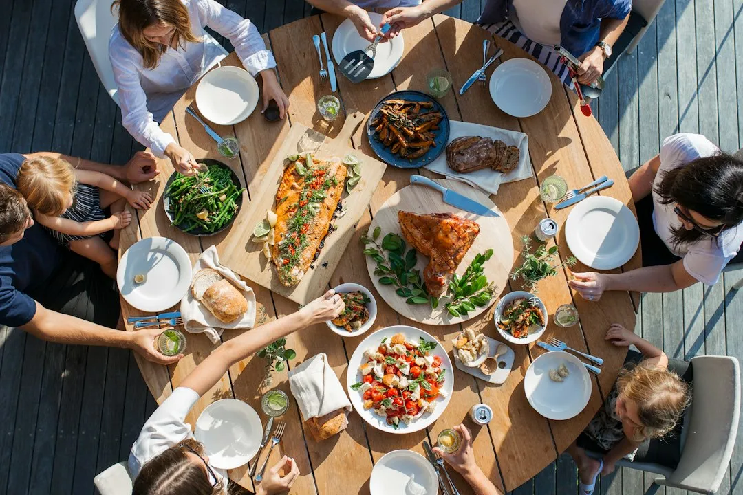 What the Science Says About Shared Meals (Image Credits: Unsplash)