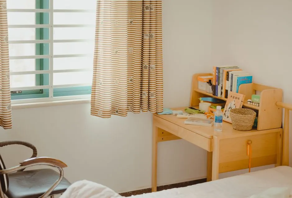 Where Modern Technology Meets the Old Habit (Image Credits: Pexels)