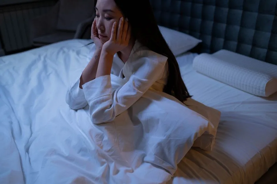 6. Relying on Stress and Anxiety as Your "Normal" Before Bed (Image Credits: Pexels)