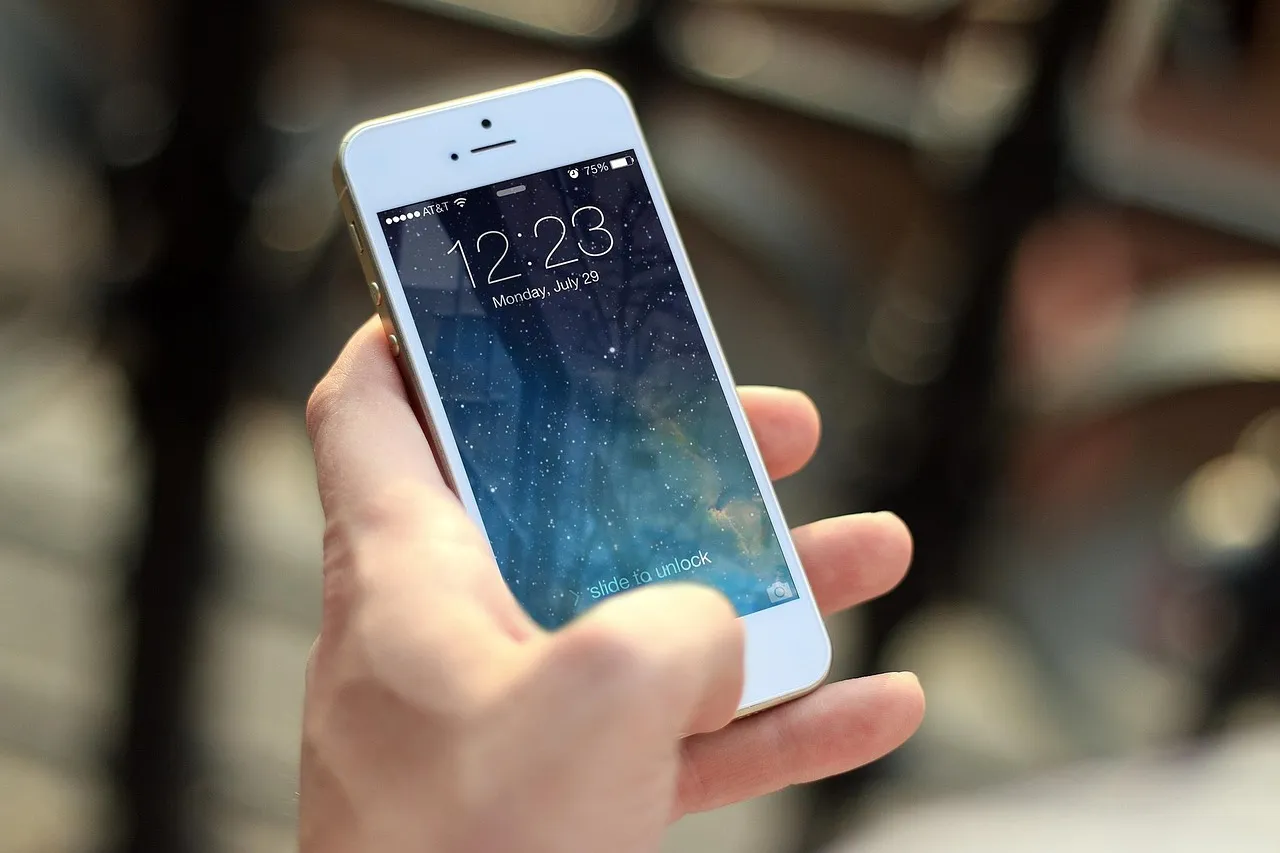 3. High Refresh Rate Locked at 120Hz (Image Credits: Pixabay)