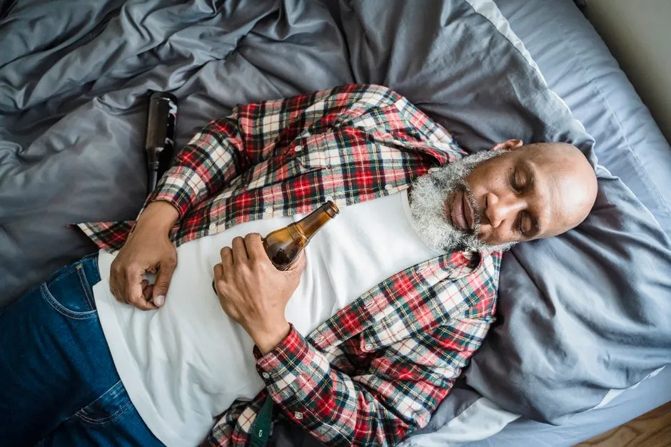 How Far Before Bed Should You Stop Drinking Alcohol? (Image Credits: Pexels)