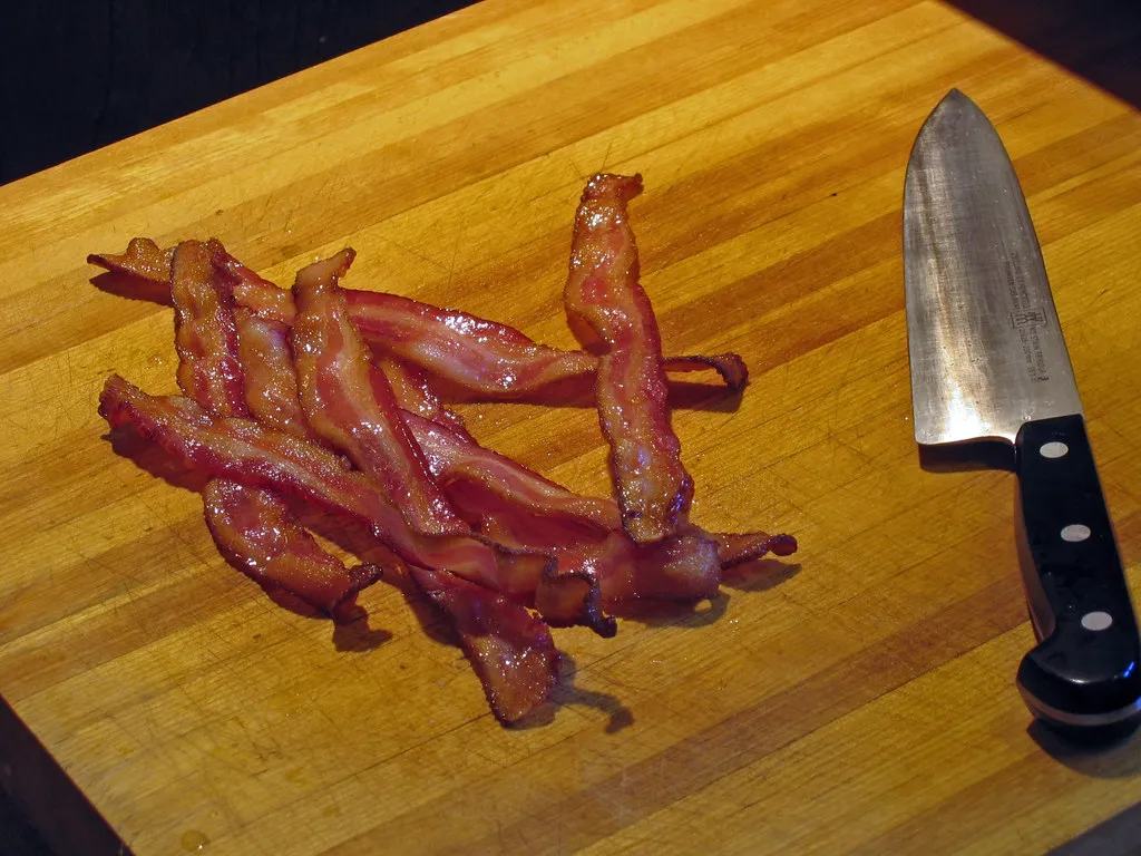 Stabilizing Your Cutting Board: The Setup Step Almost Everyone Ignores (alex.shultz, Flickr, CC BY 2.0)