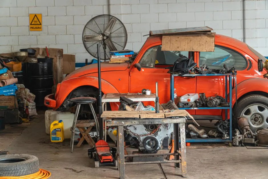 What the Clutter You Keep Actually Reveals (Image Credits: Pexels)