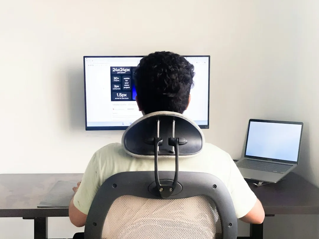 The Bent Trunk Posture and What It Actually Does to Your Spine (Image Credits: Unsplash)