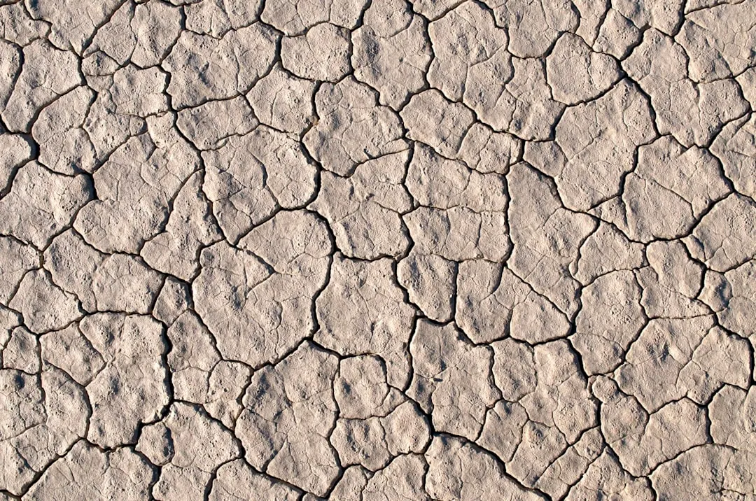 Why Pots Crack in the First Place (Image Credits: Unsplash)