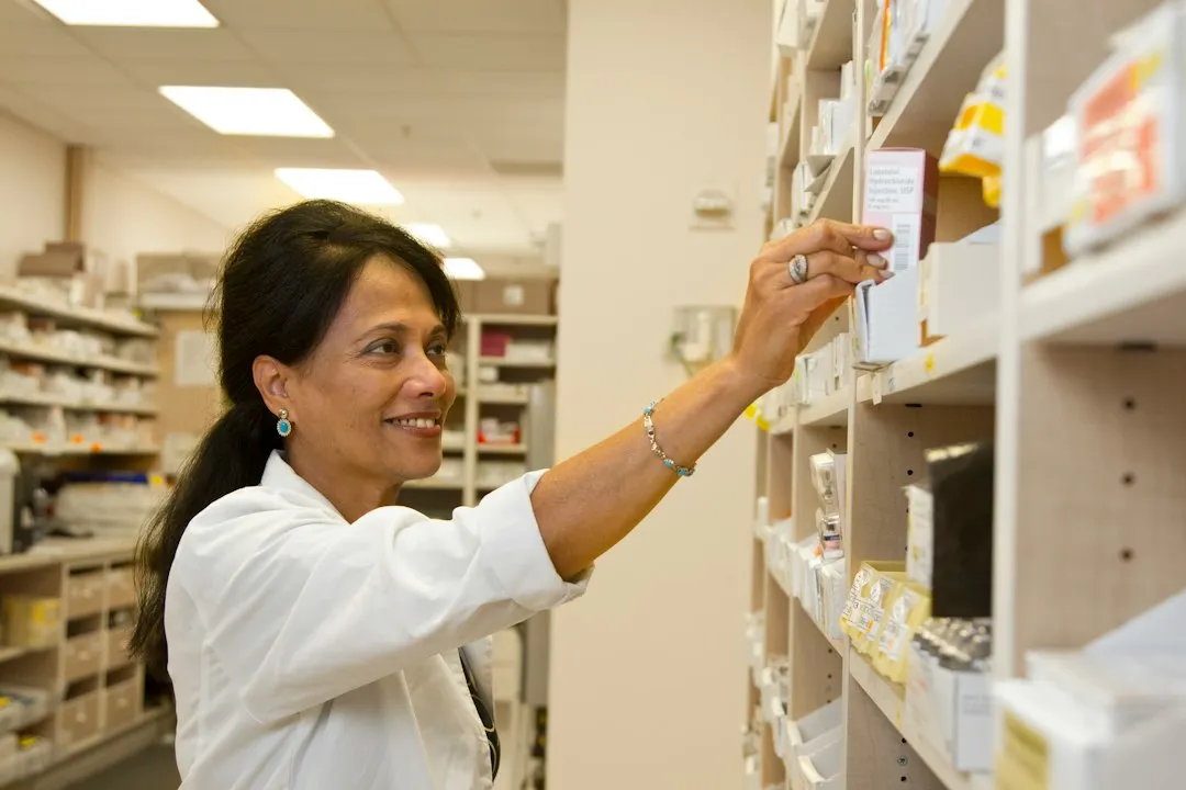 10. Not Consulting a Pharmacist at All (Image Credits: Unsplash)