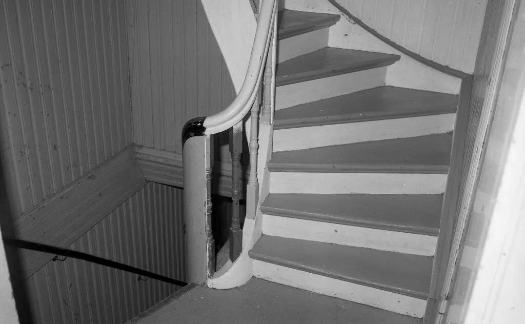 Behavioral Change: The Overlooked Side of Stair Safety (Trondheim byarkiv, Flickr, CC BY 2.0)