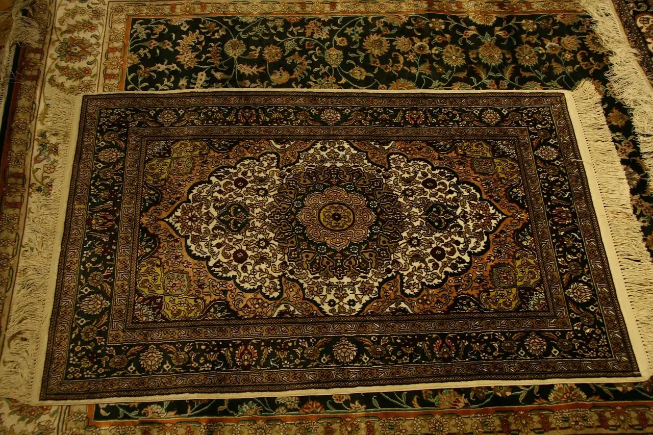 Vintage Rugs (Image Credits: Pixabay)
