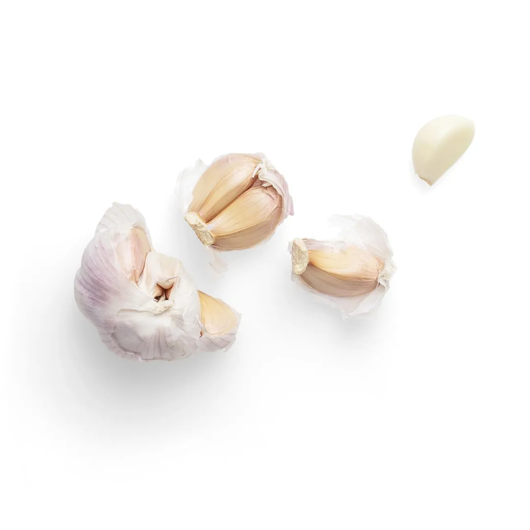 Garlic, Onions, and Kitchen Pantry as Pest Spray (Image Credits: Unsplash)
