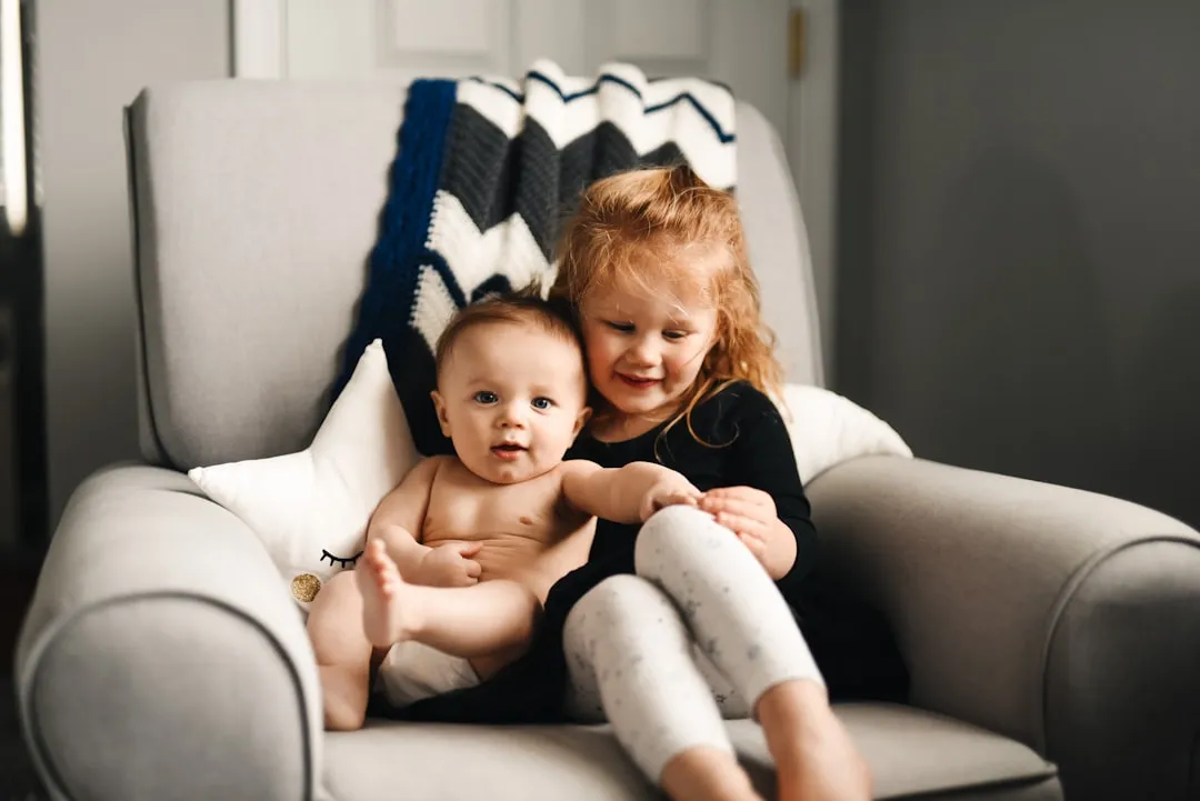 Birth Order Changes the Brain, Starting Earlier Than You'd Think (Image Credits: Unsplash)