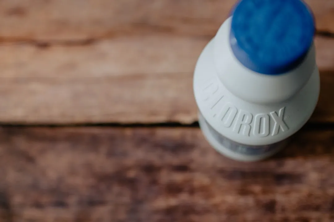 Bleach and Ammonia: The Most Dangerous Pair in Your Cleaning Cabinet (Image Credits: Unsplash)