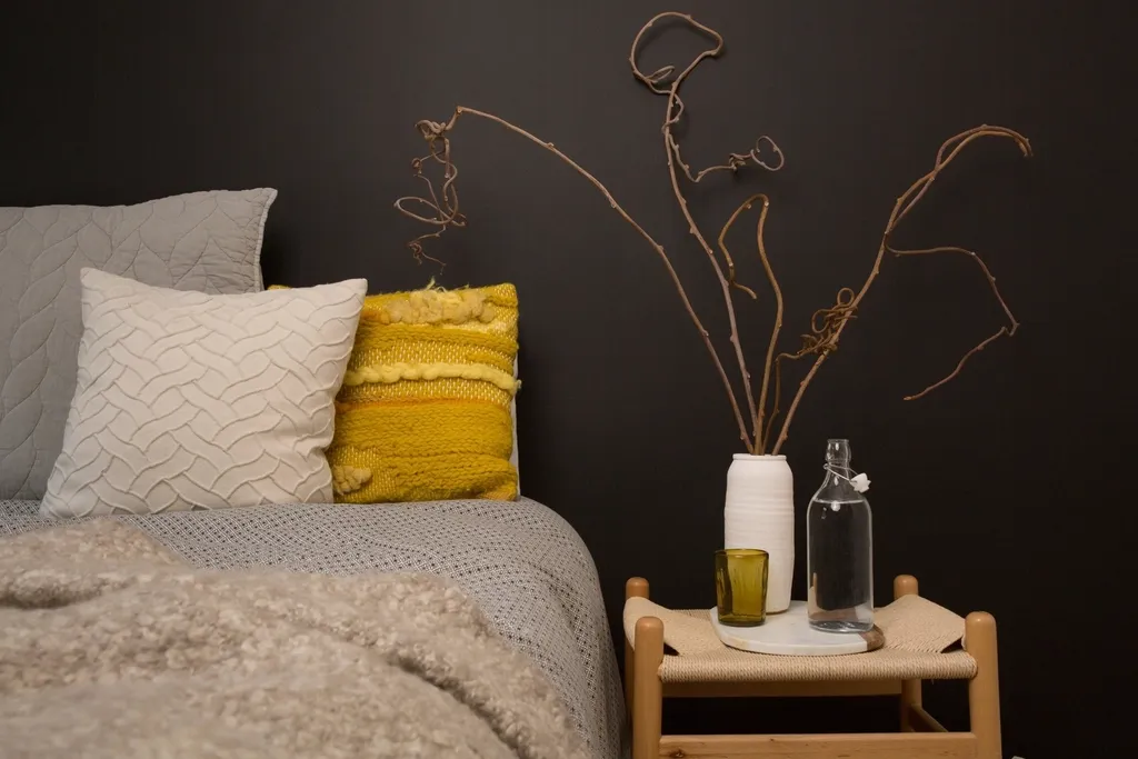 Accessories and Personal Touches Are Genuinely Hard to Get Right (Image Credits: Rawpixel)