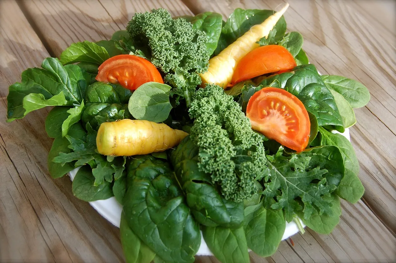 7. Leafy Greens: The Most Nutrient-Dense Option on the Planet (Image Credits: Pixabay)