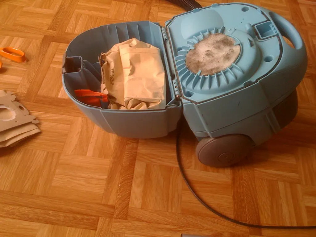 Neglecting Filter and Maintenance Schedules (ebrunar, Flickr, CC BY 2.0)