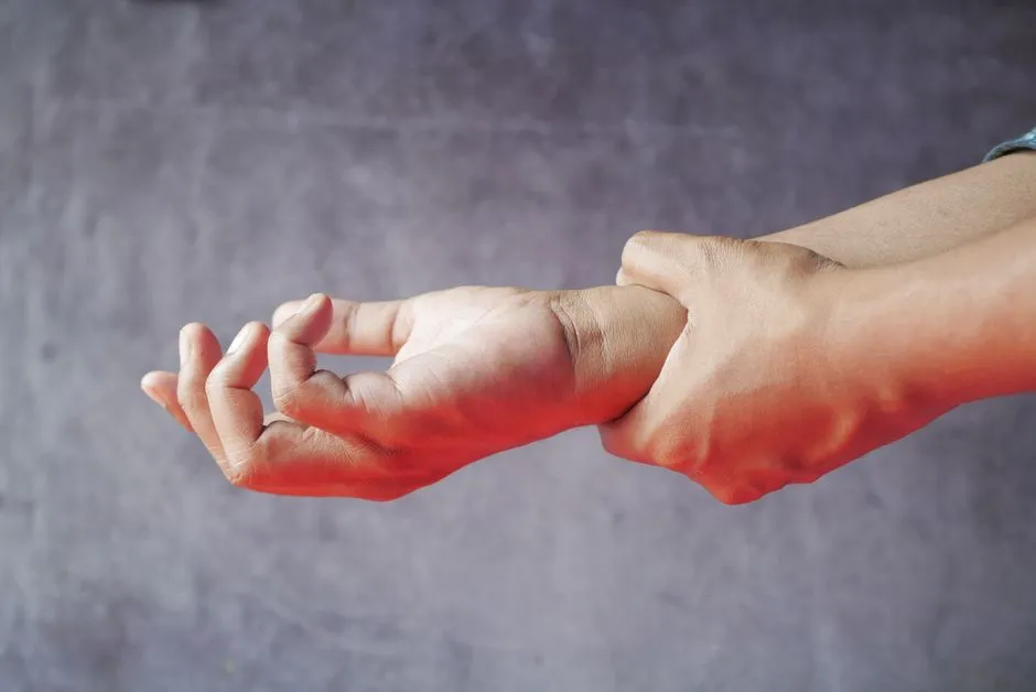 Why the Numbness Doesn't Happen Instantly (Image Credits: Pexels)