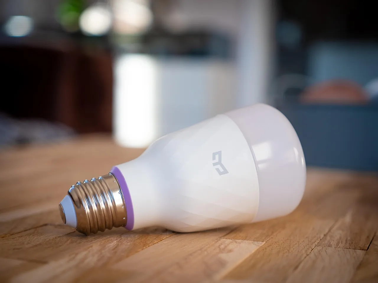 Smart Bulbs and Adaptive Warm Lighting (Image Credits: Pixabay)