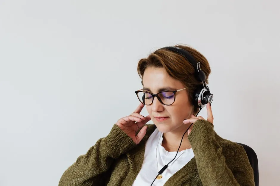 The Mere-Exposure Effect and Sharpened Listening (Image Credits: Pexels)
