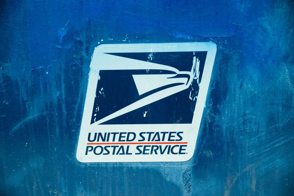 How Scammers Spoof Legitimate Carriers So Well (Image Credits: Pexels)