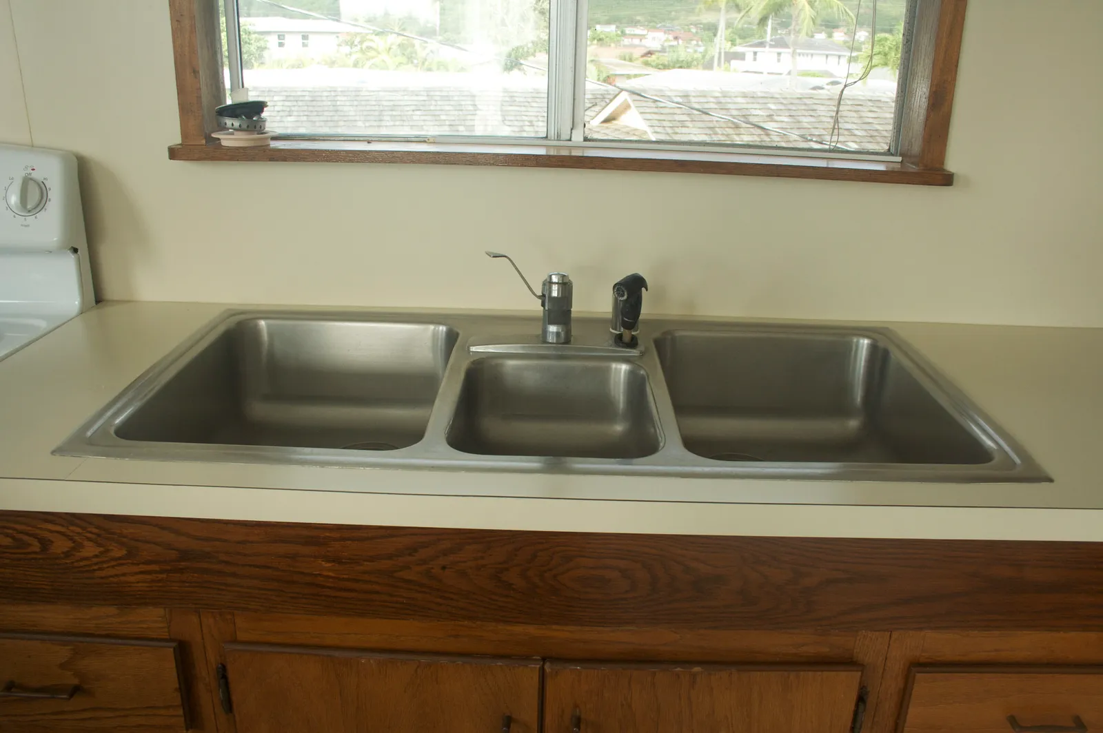 The Takeaway (Triple sink!, CC BY 2.0)