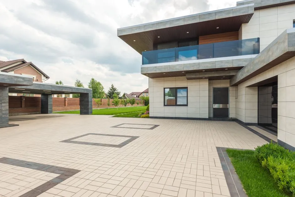 The Bare Concrete or Paved Front Yard: Pragmatism Over Performance (Image Credits: Pexels)