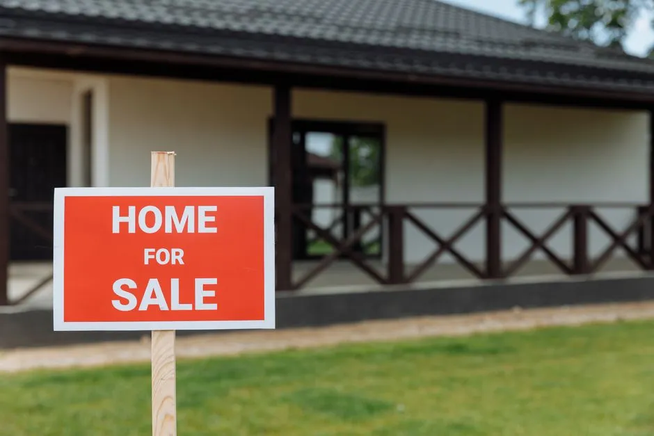 The Difference Between Fines and Assessments After a Sale (Image Credits: Pexels)