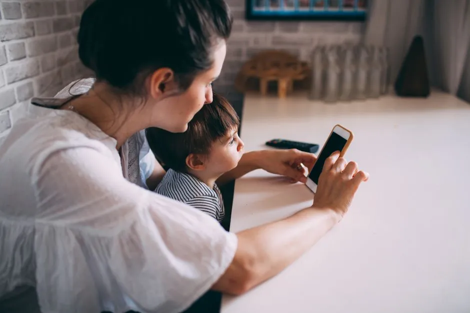 Parental Presence vs. Screens as Childcare (Image Credits: Pexels)
