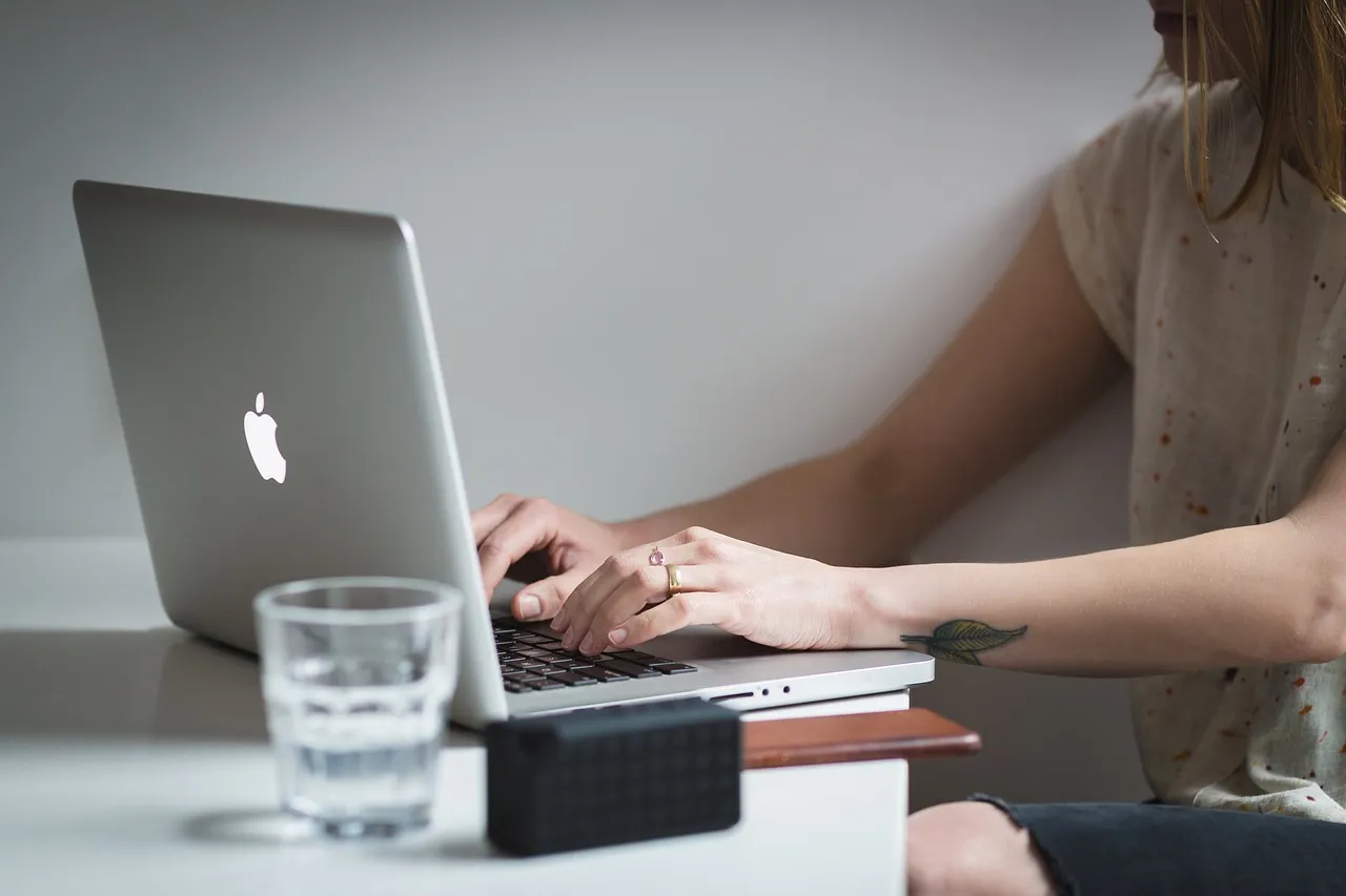 Your Browsing History Reveals More Than You Realize (Image Credits: Pixabay)