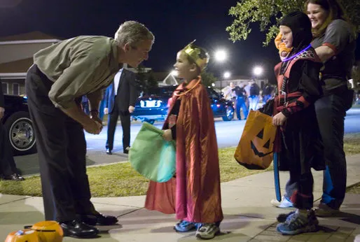 Plan a Loop, Not a Line (By Paul Morse, White House photographer., Public domain)
