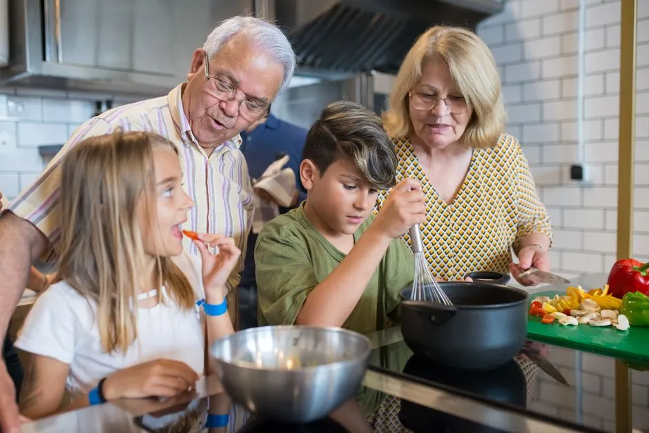 The Financial Logic Behind Shared Cooking (Image Credits: Pexels)