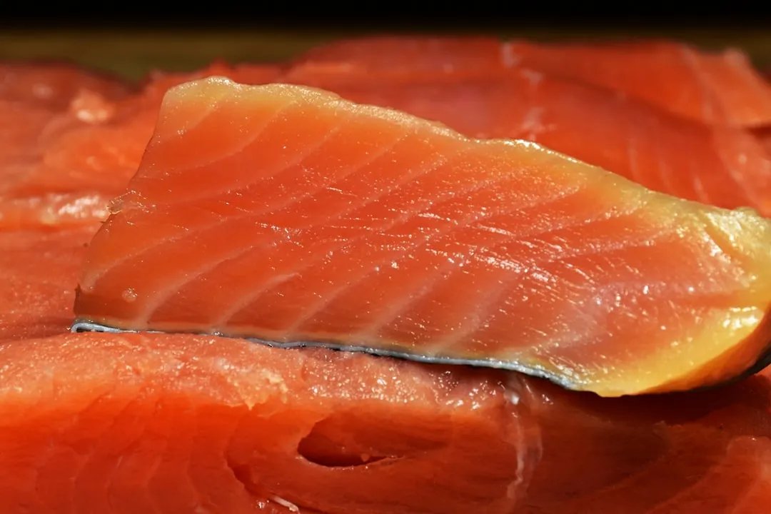 2. Fatty Fish: Omega-3s That Calm the Immune Response (Image Credits: Unsplash)