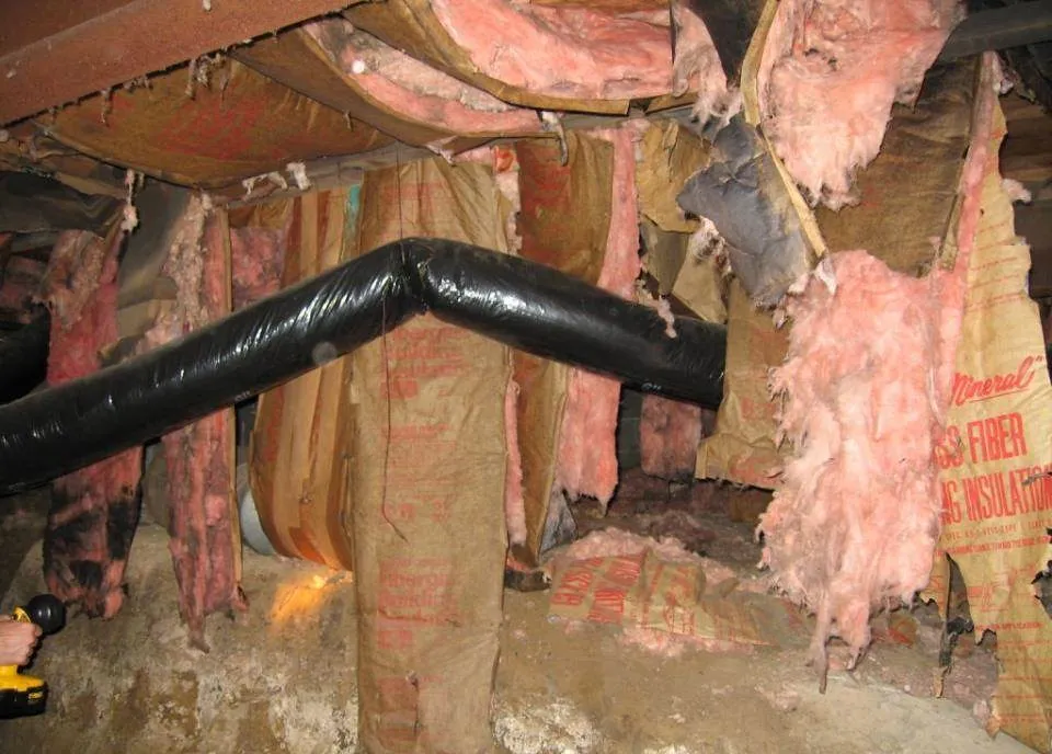 How Wet Insulation Quietly Destroys Efficiency (Image Credits: Flickr)