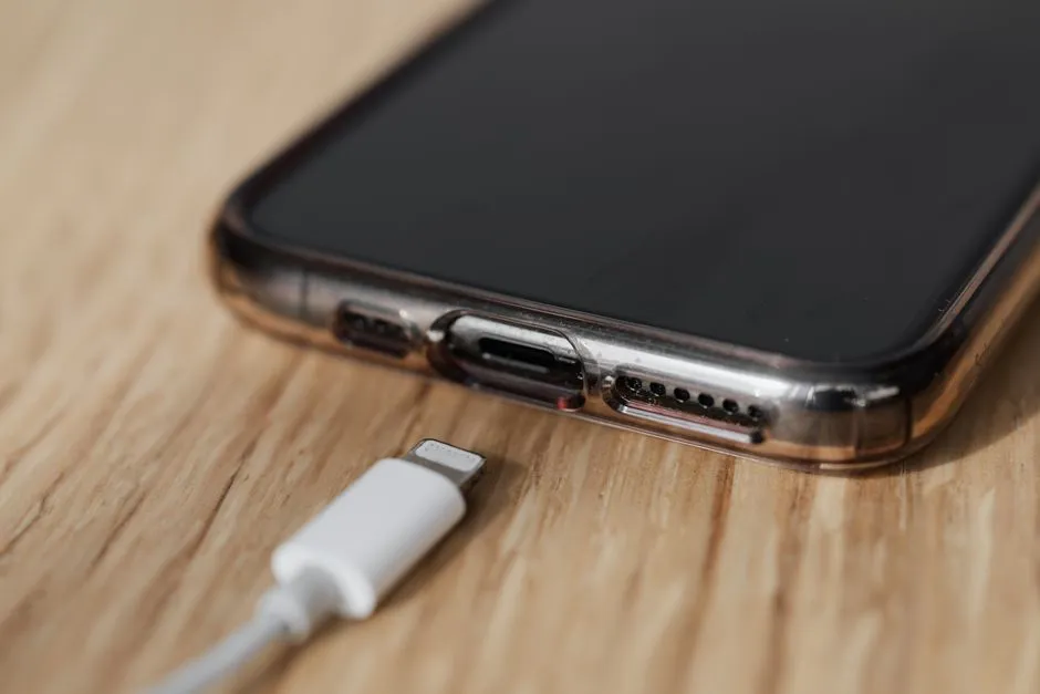 Why Most People Dismiss the Warning (Image Credits: Pexels)