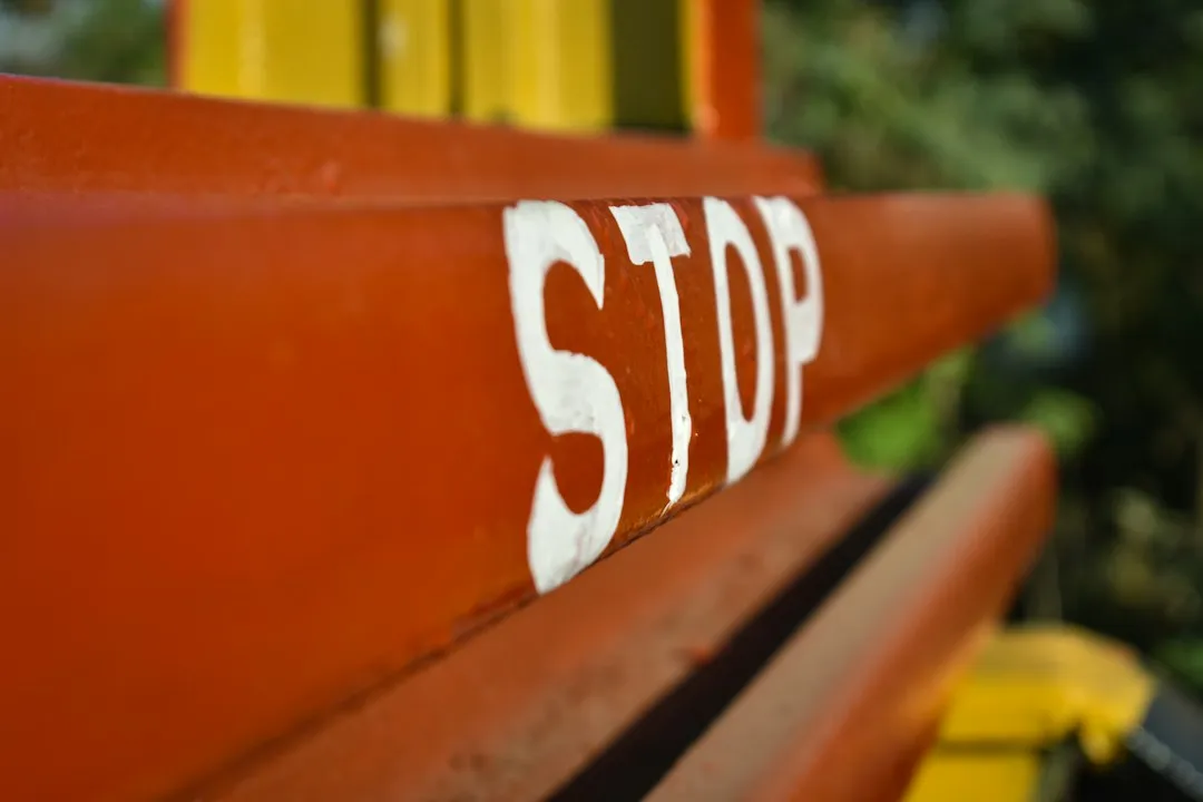Teaching Kids the Stop, Drop, and Roll Response (Image Credits: Unsplash)
