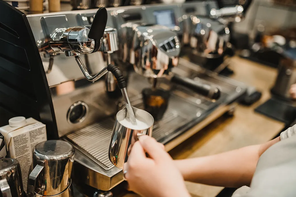 The Skill Behind the Bar (markolaz, Flickr, CC BY 2.0)