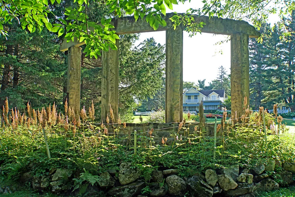 Create a Clear Focal Point to Direct the Eye (dgjarvis10@gmail.com, Flickr, CC BY-SA 2.0)