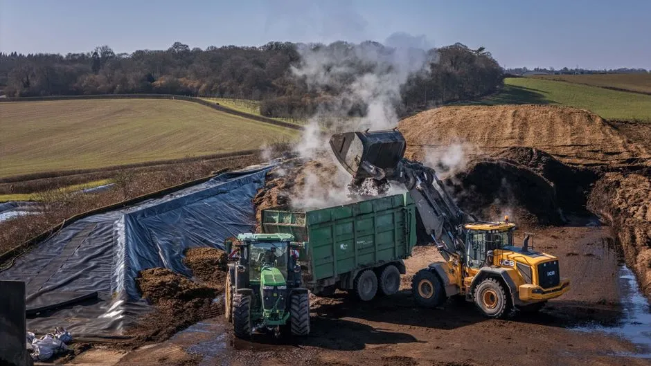 The Industrial Composting Infrastructure Gap (Image Credits: Pexels)