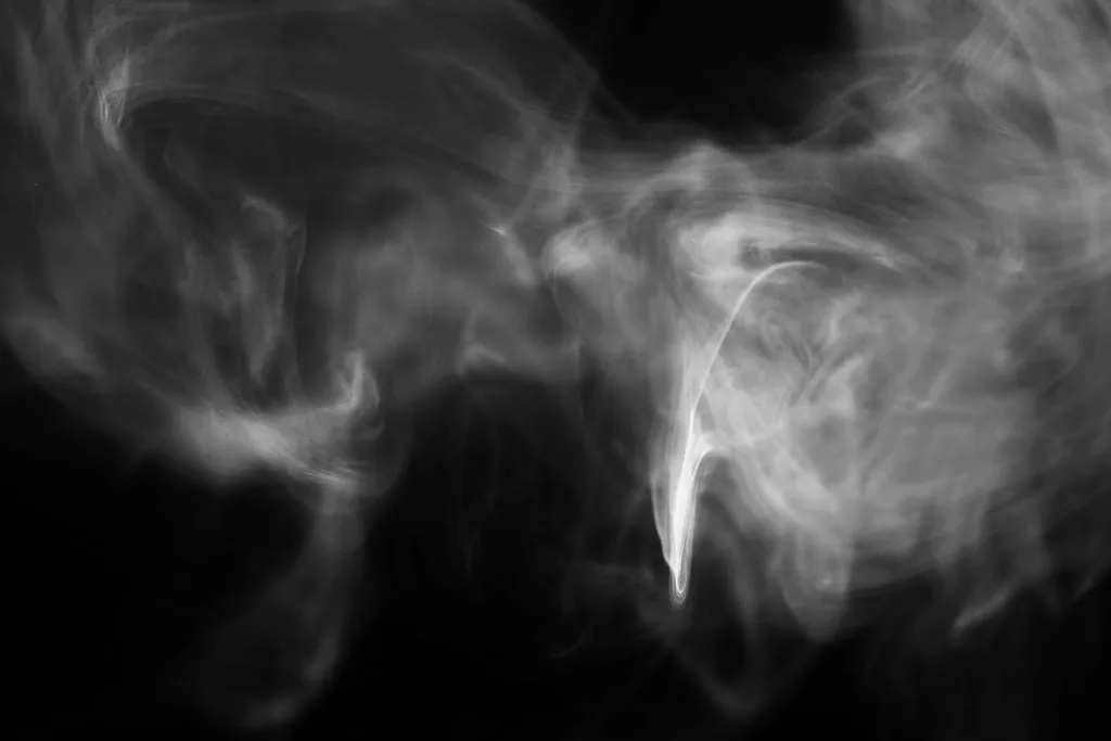 Smokers Face a Compounded Risk (KellarW, Flickr, CC BY 2.0)
