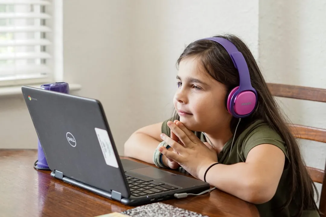 Ages 2 to 5: The One-Hour Guideline Holds, with a Catch (Image Credits: Unsplash)