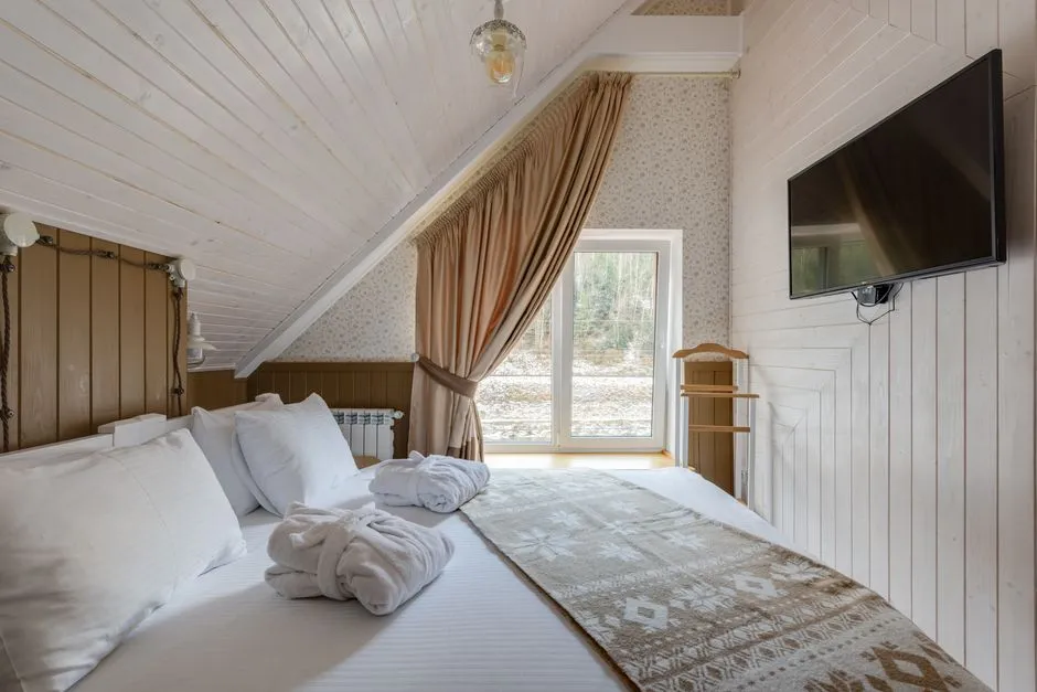Color Choice Feels Riskier in a Room You Rarely Use (Image Credits: Pexels)