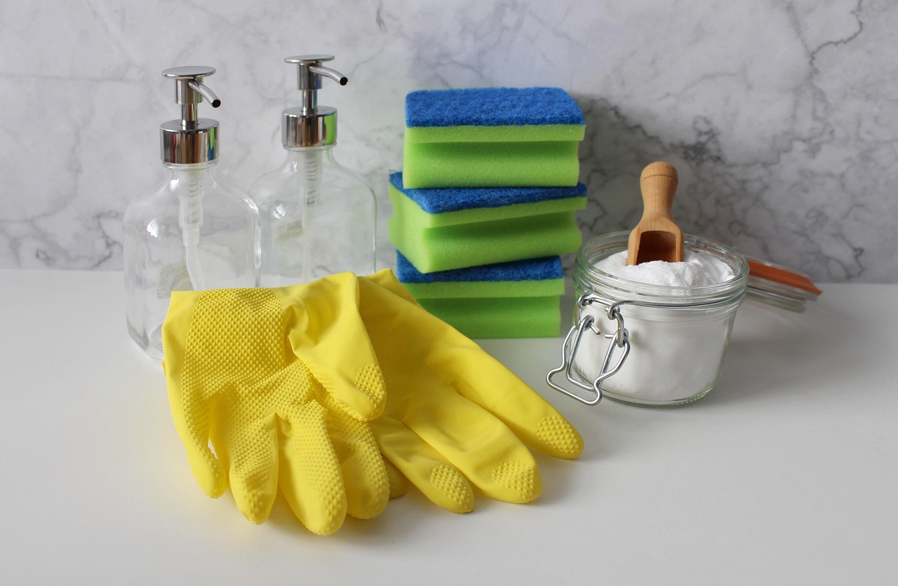 How a $3 Kitchen Staple Removes Years of Grime From Grout