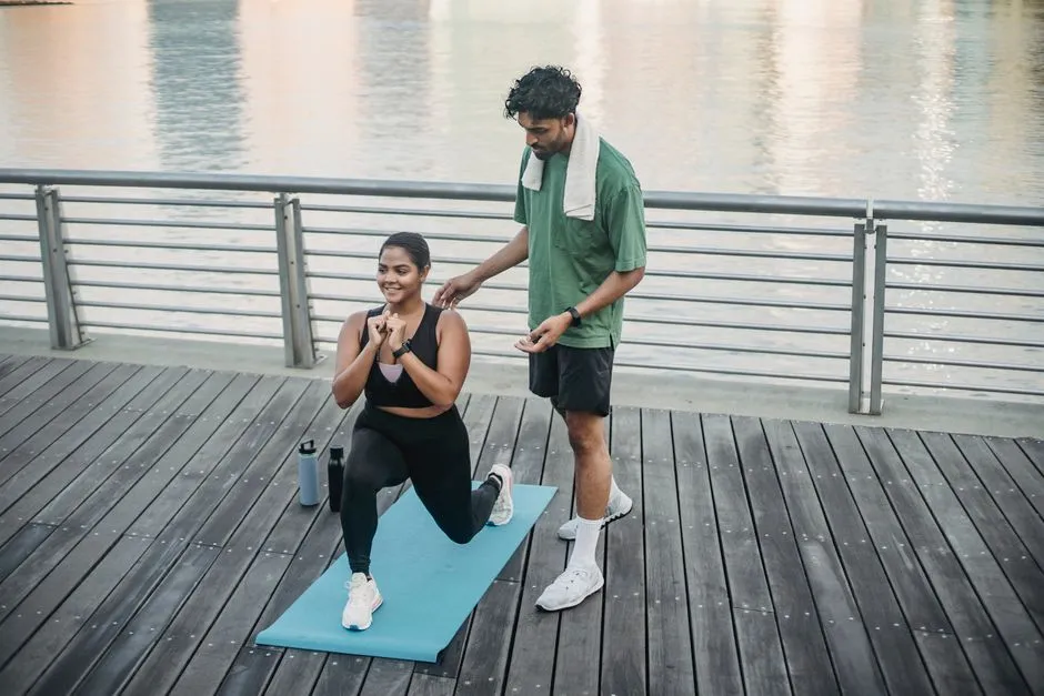 2. Reverse Lunges: Quad and Glute Power Without the Knee Strain (Image Credits: Pexels)