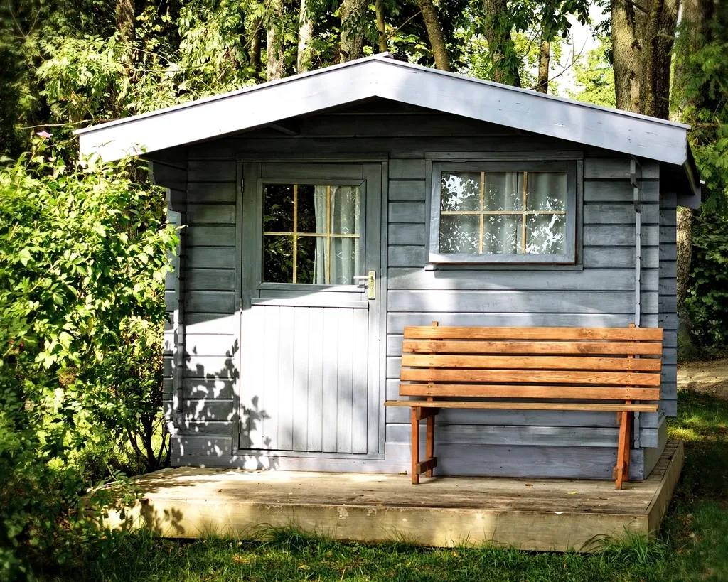 Gym Costs Are Pushing Homeowners Toward Backyard Fitness Sheds (Image Credits: Rawpixel)