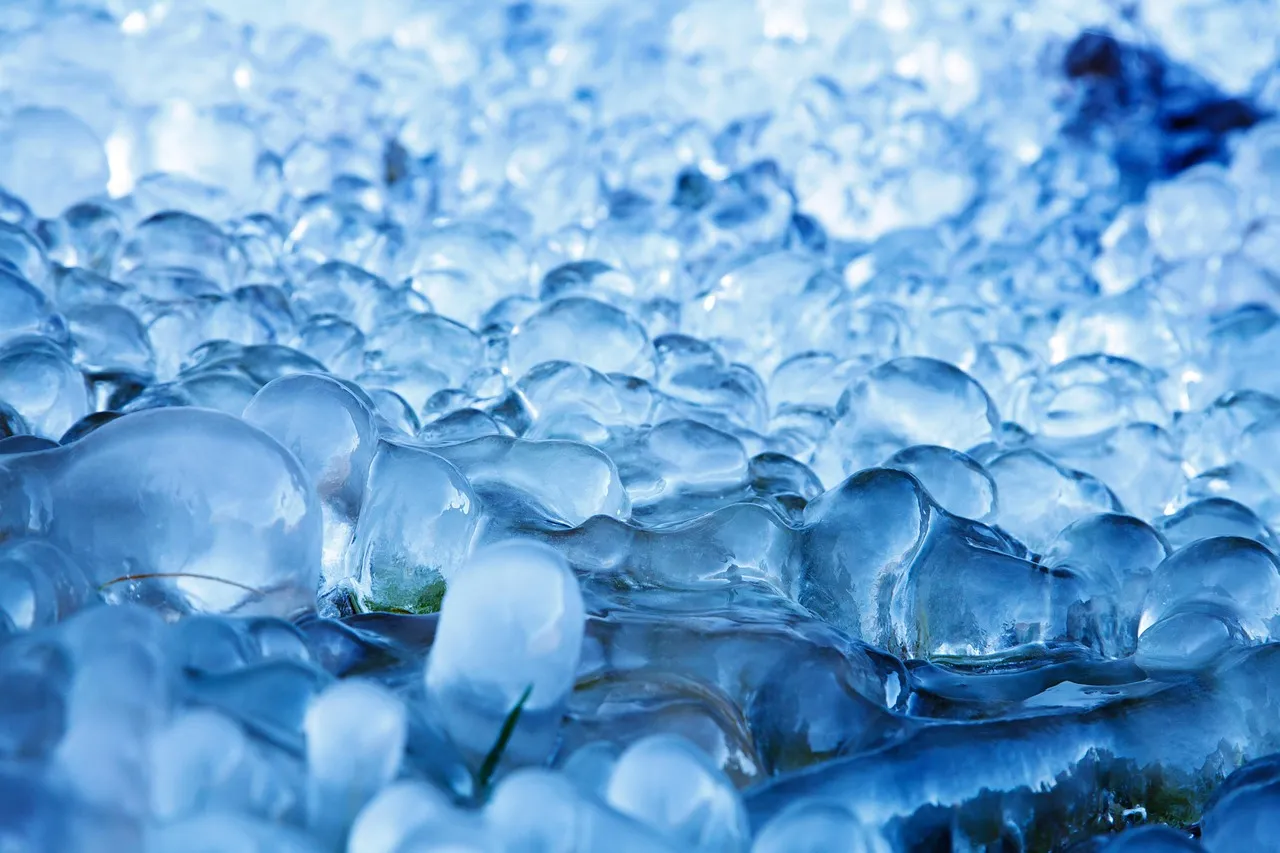 Directional Freezing Is the Key Difference (Image Credits: Pixabay)