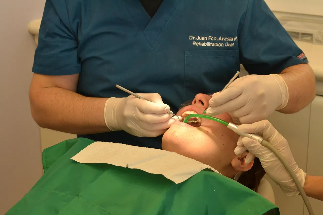 When Food Isn't Enough: Knowing When to See a Dentist (Image Credits: Pixabay)
