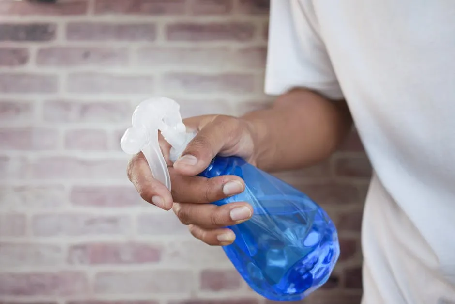 Storing Your Homemade Cleaner (Image Credits: Pexels)