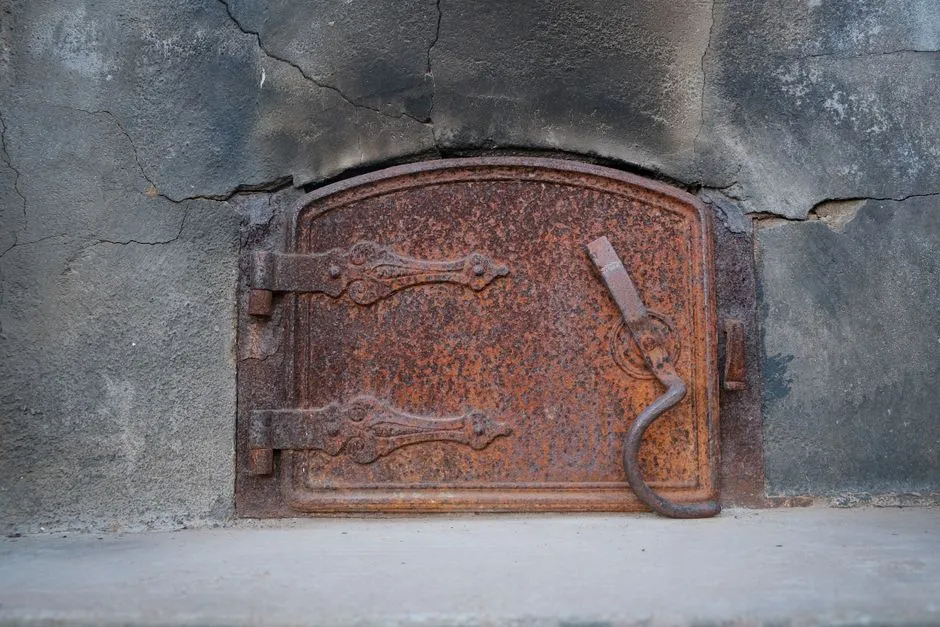 The Coal Chute Door: Heating a House Was Heavy Work (Image Credits: Pexels)