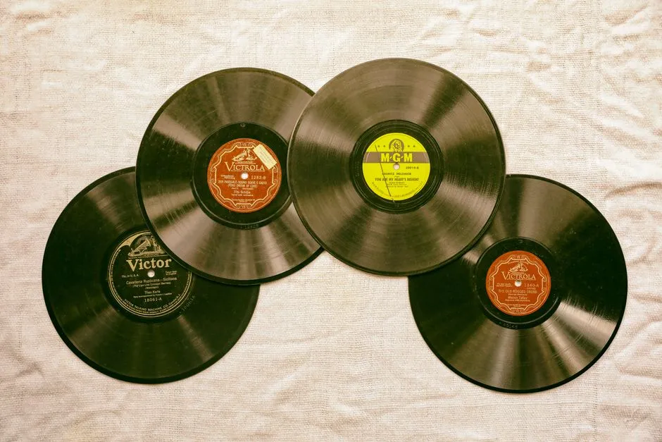 Robert Johnson's Original 78 RPM Singles (1936–1937) (Image Credits: Pexels)