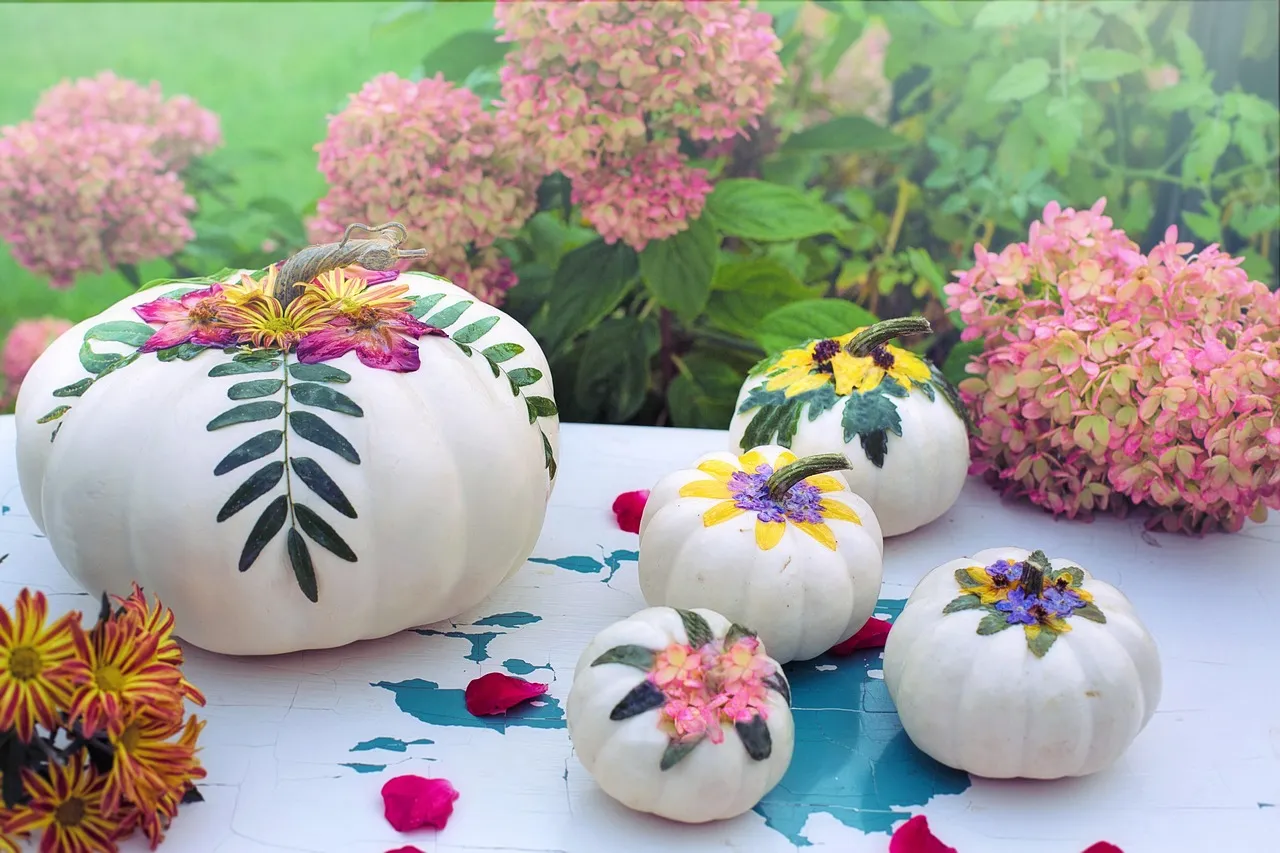 Where Decoupage Actually Came From (Image Credits: Pixabay)