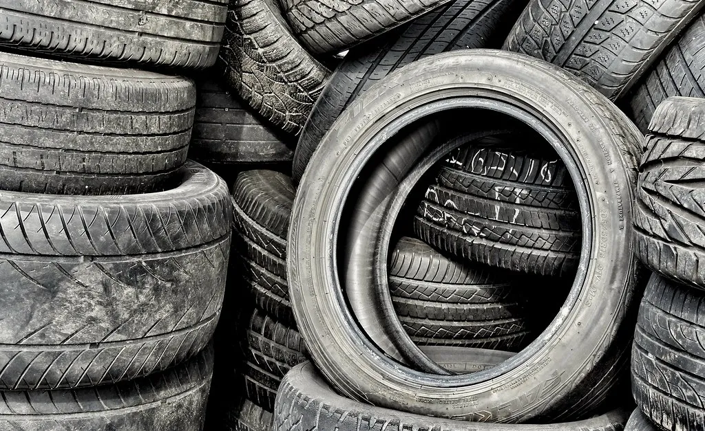 The Real Safety Numbers Behind Worn Tires (Image Credits: Flickr)