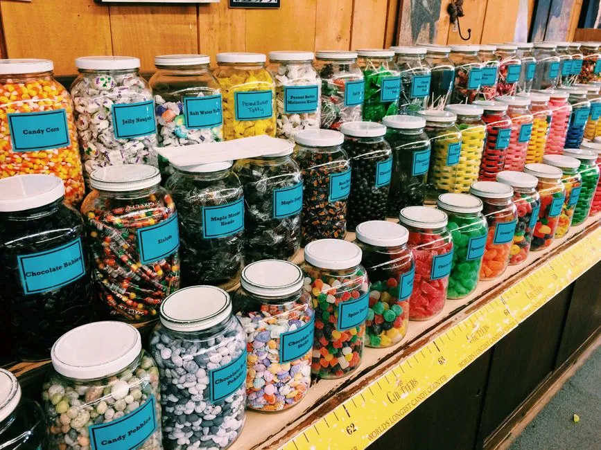 4. Good & Plenty: The Candy in Disguise (Image Credits: Pexels)